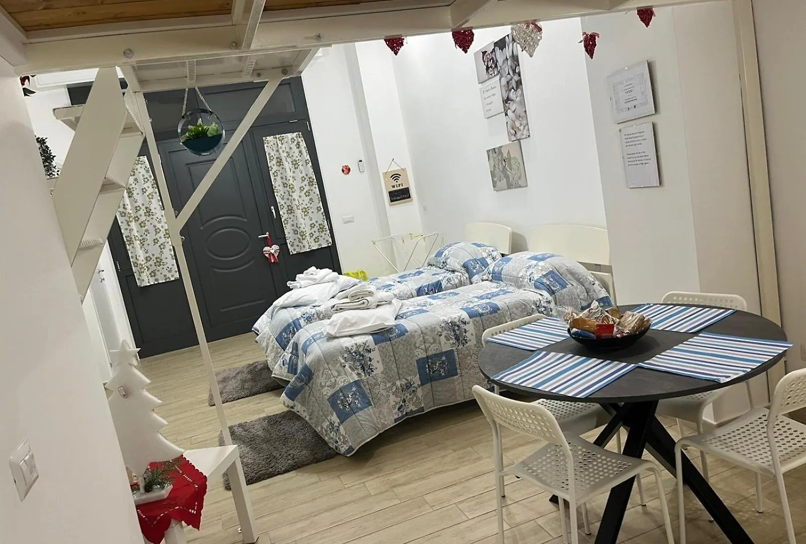 La Civetta Holiday Bari 0*,  İtalya